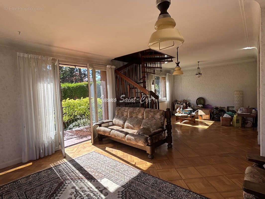 Maison à SAINT-CYR-AU-MONT-D'OR
