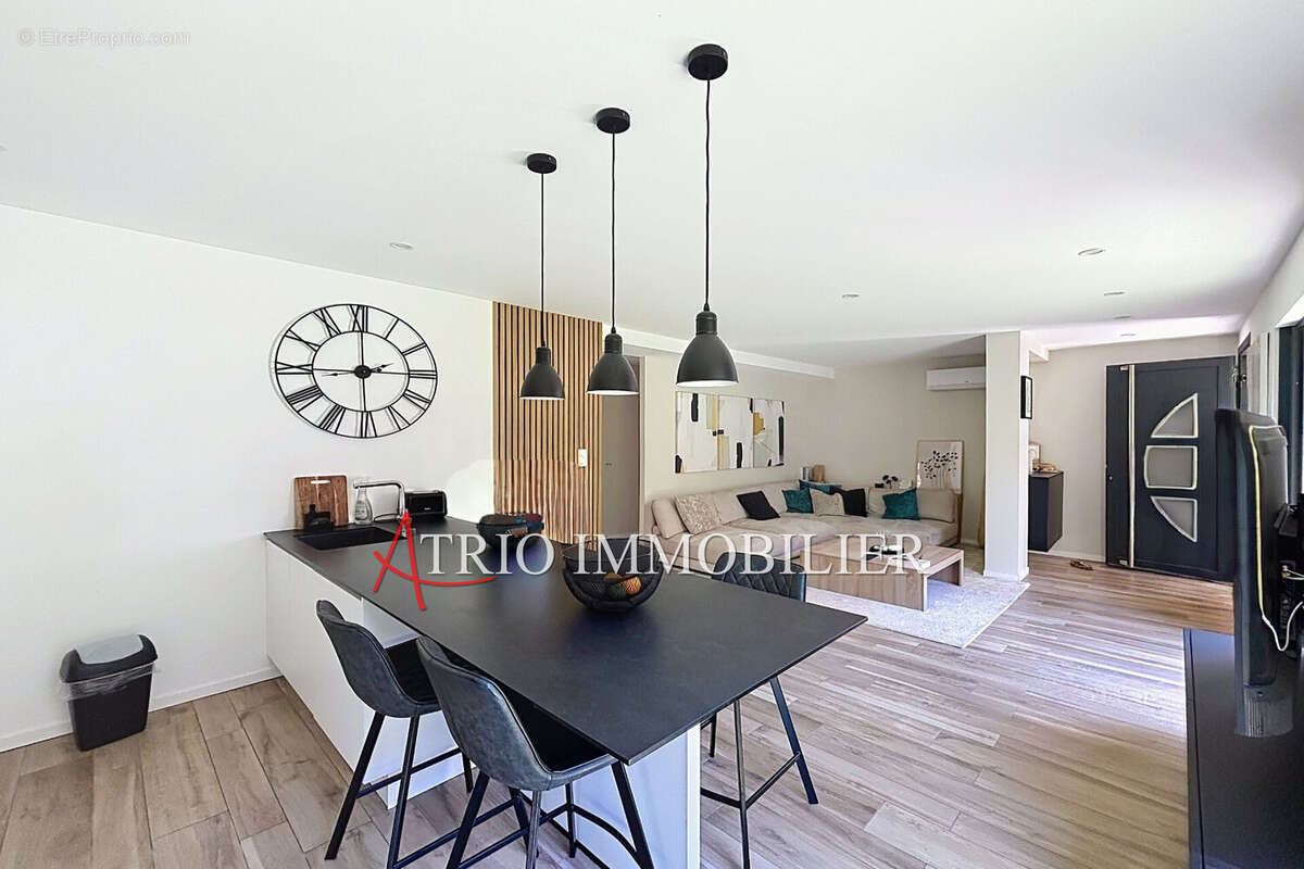 Maison 170 m² à Cagnes-Sur-Mer  - photo 6