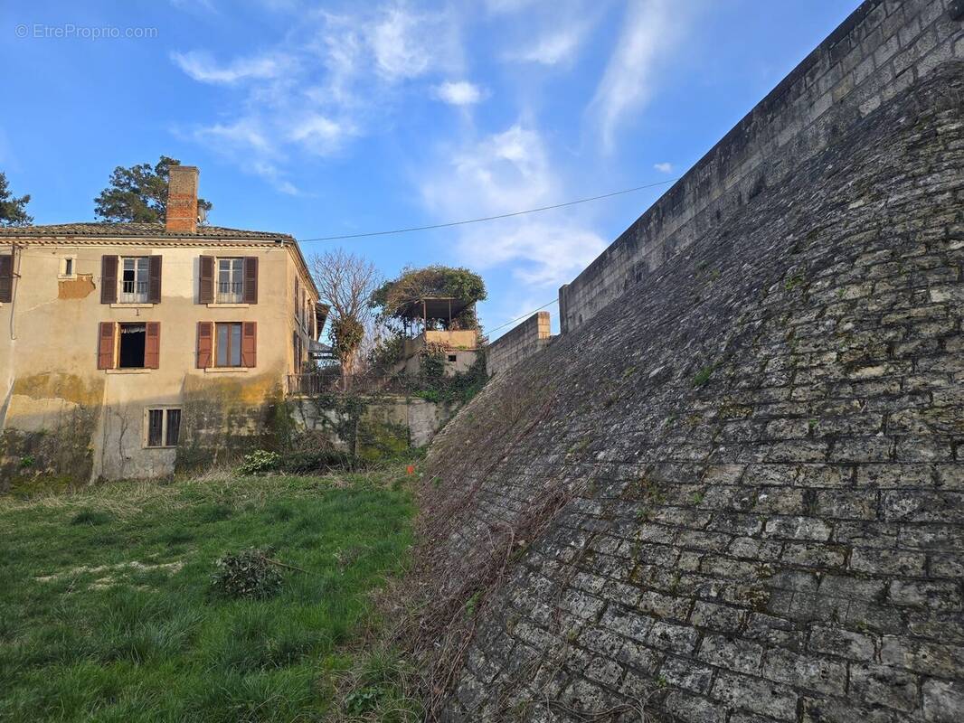 Commerce à GUEREINS