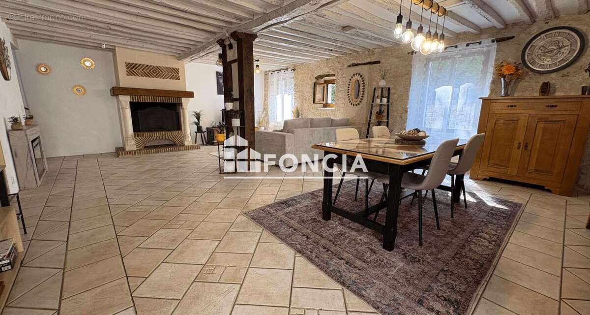 Maison en pierre avec piscine - photo 3