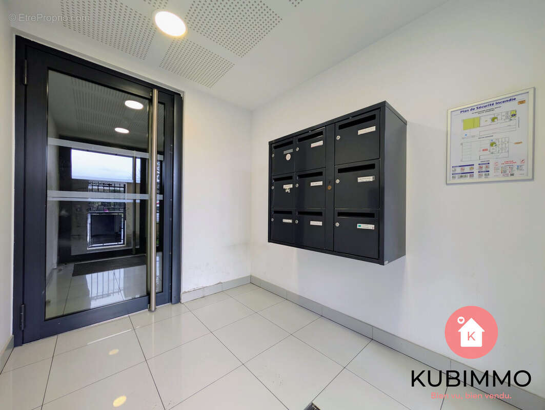 Appartement à VAUJOURS