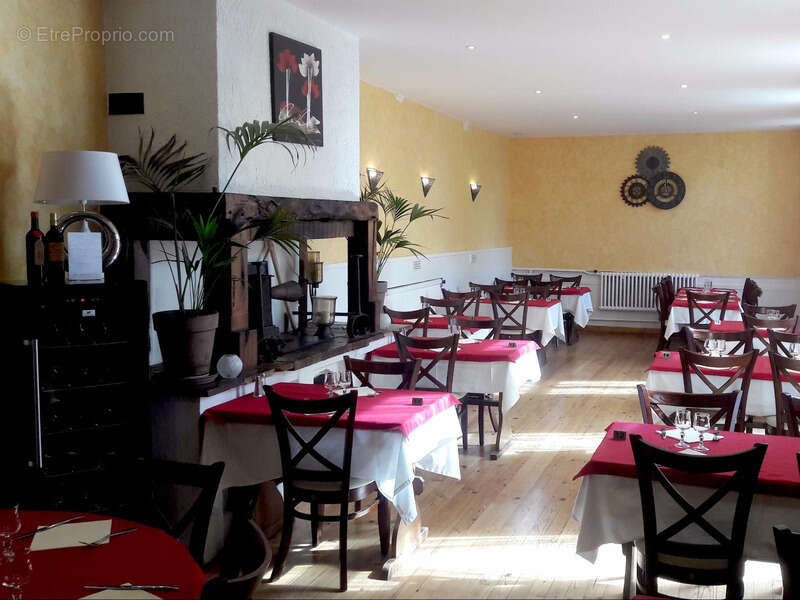 Fonds de commerce et murs à vendre MIRANDE (32) - Hôtel-Restaurant avec parking et logement de fonction - photo 5