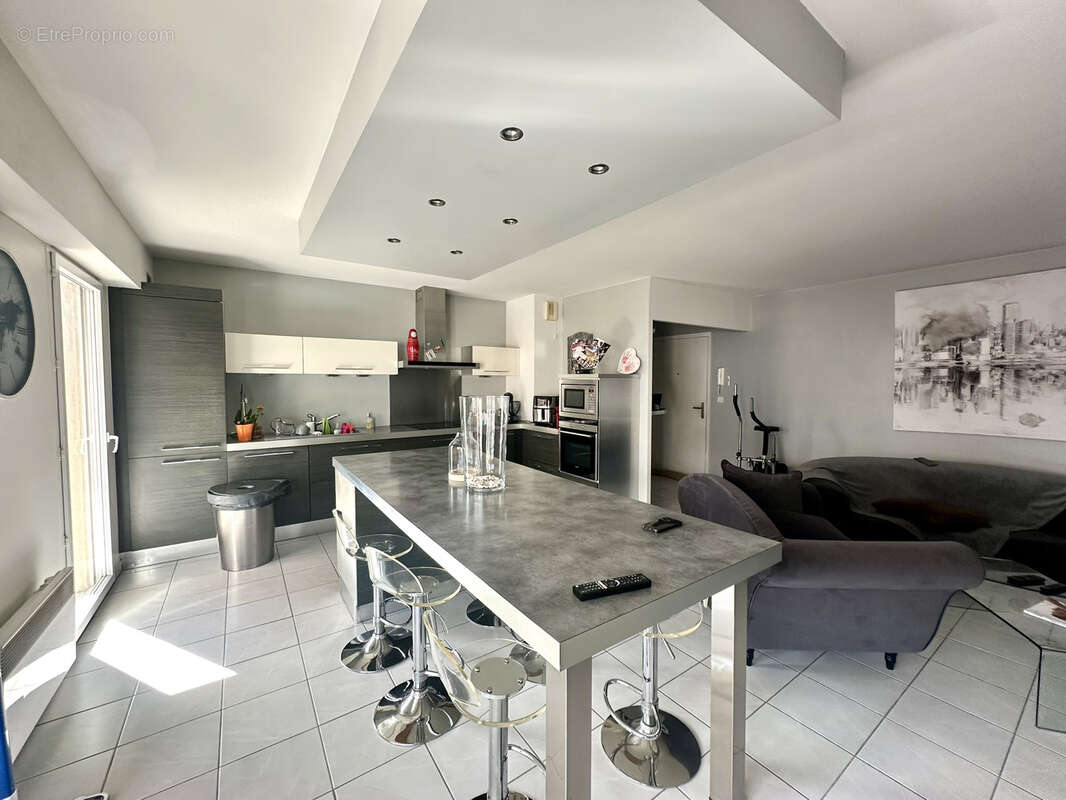 Appartement 3 pieces de 75 m2  avec box ferme de 19 m2 a saint-raphael - photo 4