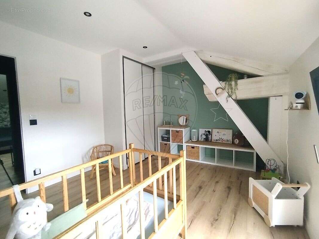 Maison à ARS-SUR-FORMANS