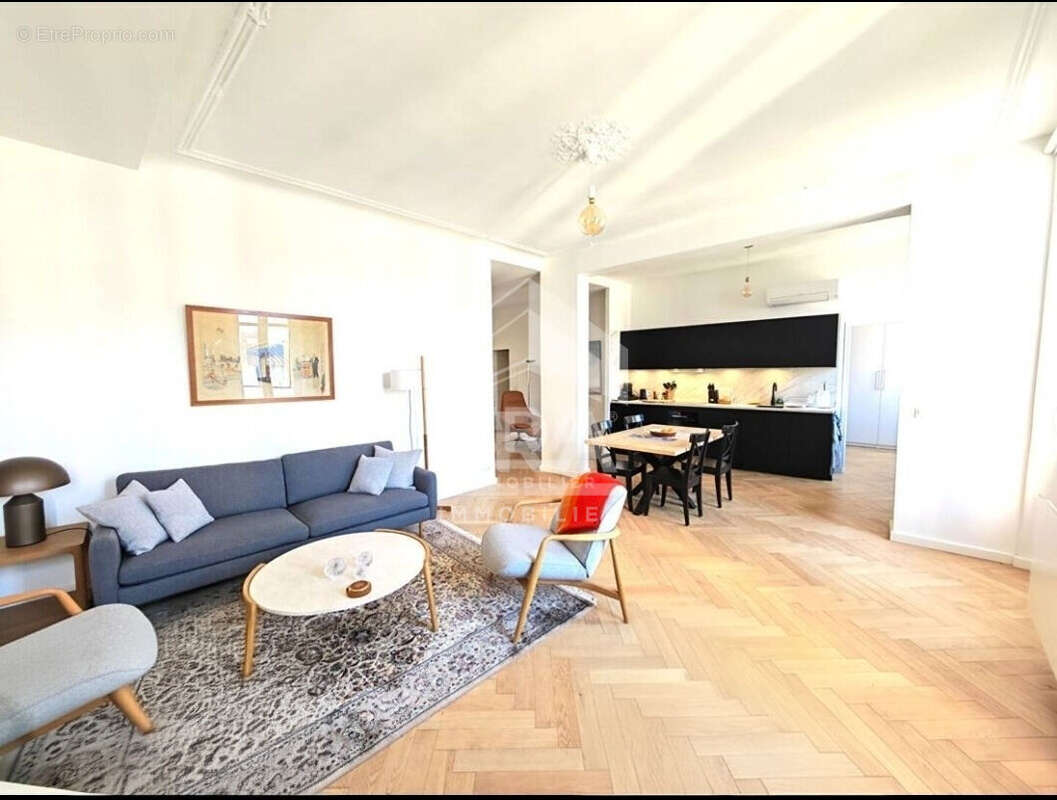 Appartement à MARSEILLE-5E