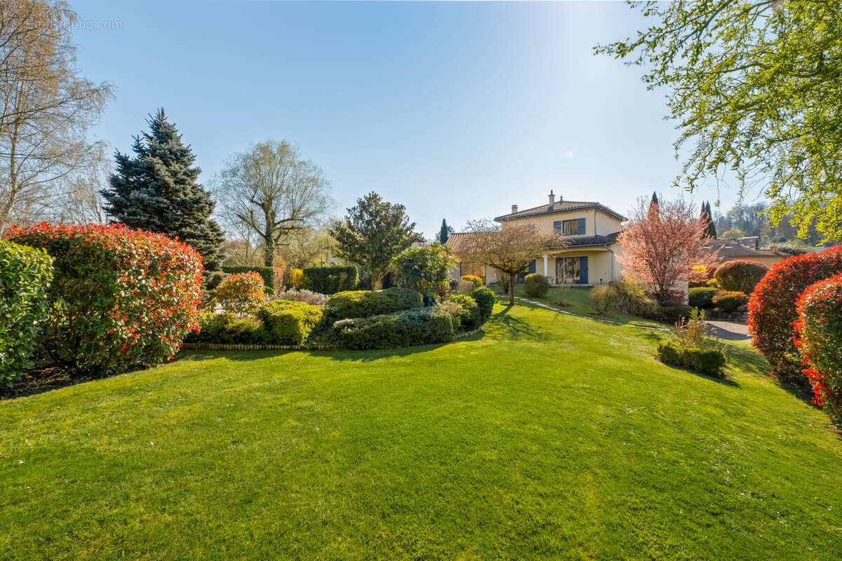 Maison à TASSIN-LA-DEMI-LUNE
