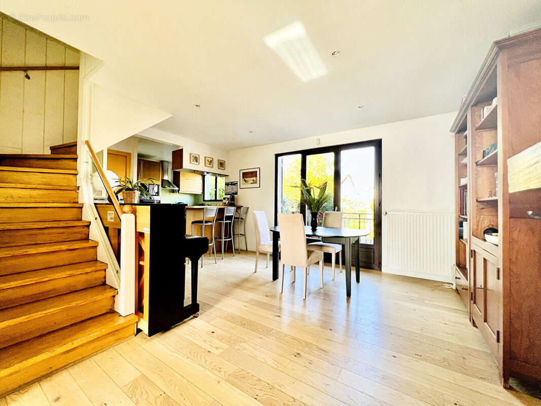 Maison à CHOISY-LE-ROI