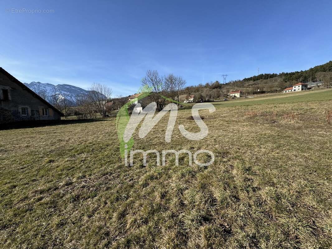 Terrain à CHAUFFAYER