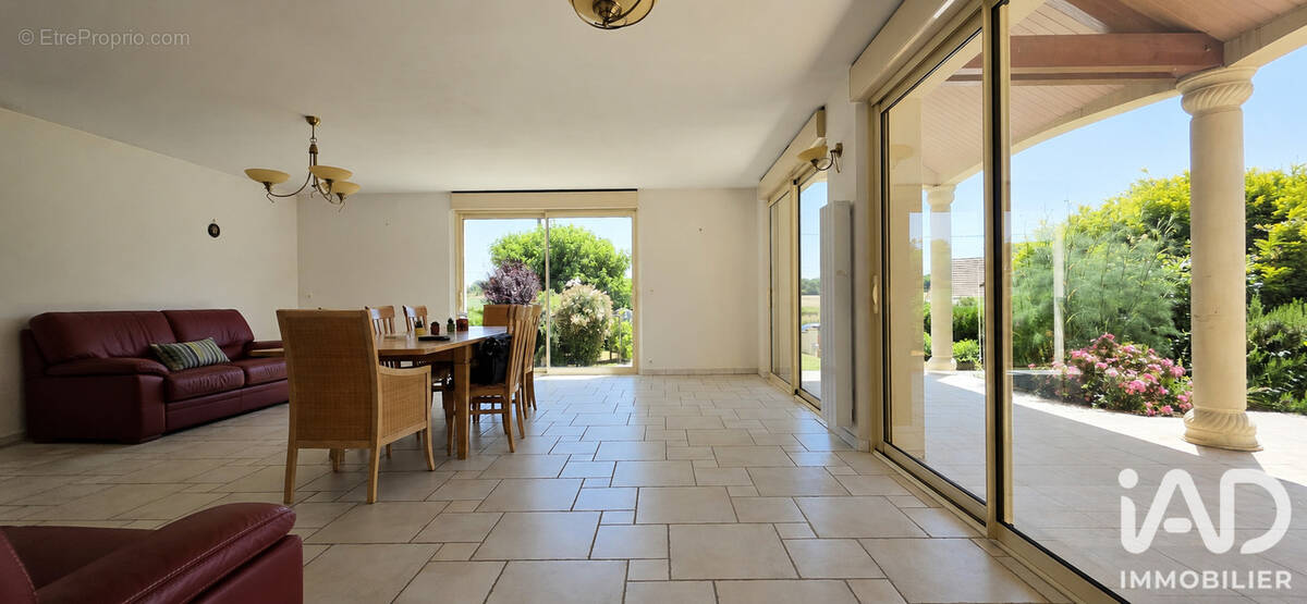 Photo 1 - Maison à CLESSY