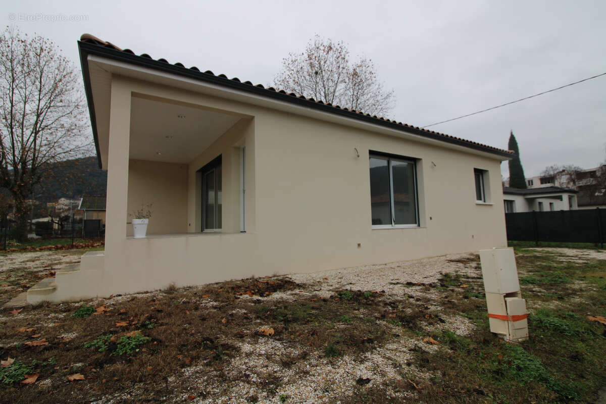 Maison à LES SALLES-DU-GARDON