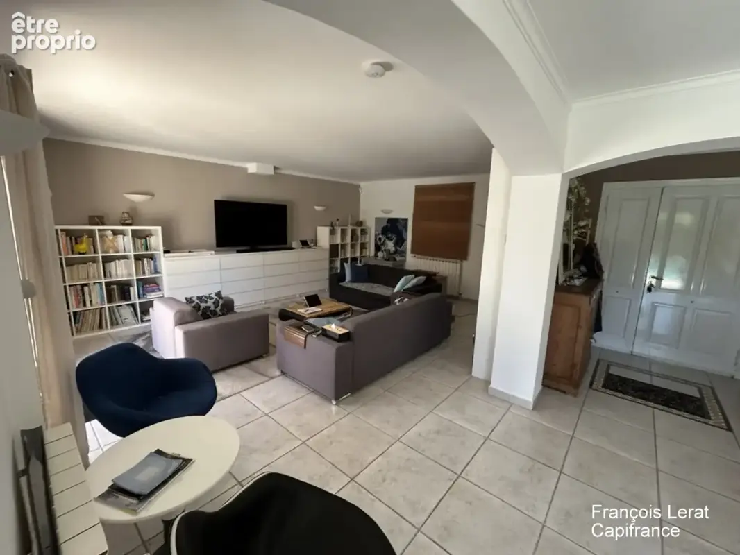Maison de ville provençale à vendre 5 pièces DRAGUIGNAN (83) avec piscine et jardin arboré- 127,61 m2 loi Carrez - 470 000 € hon - photo 7