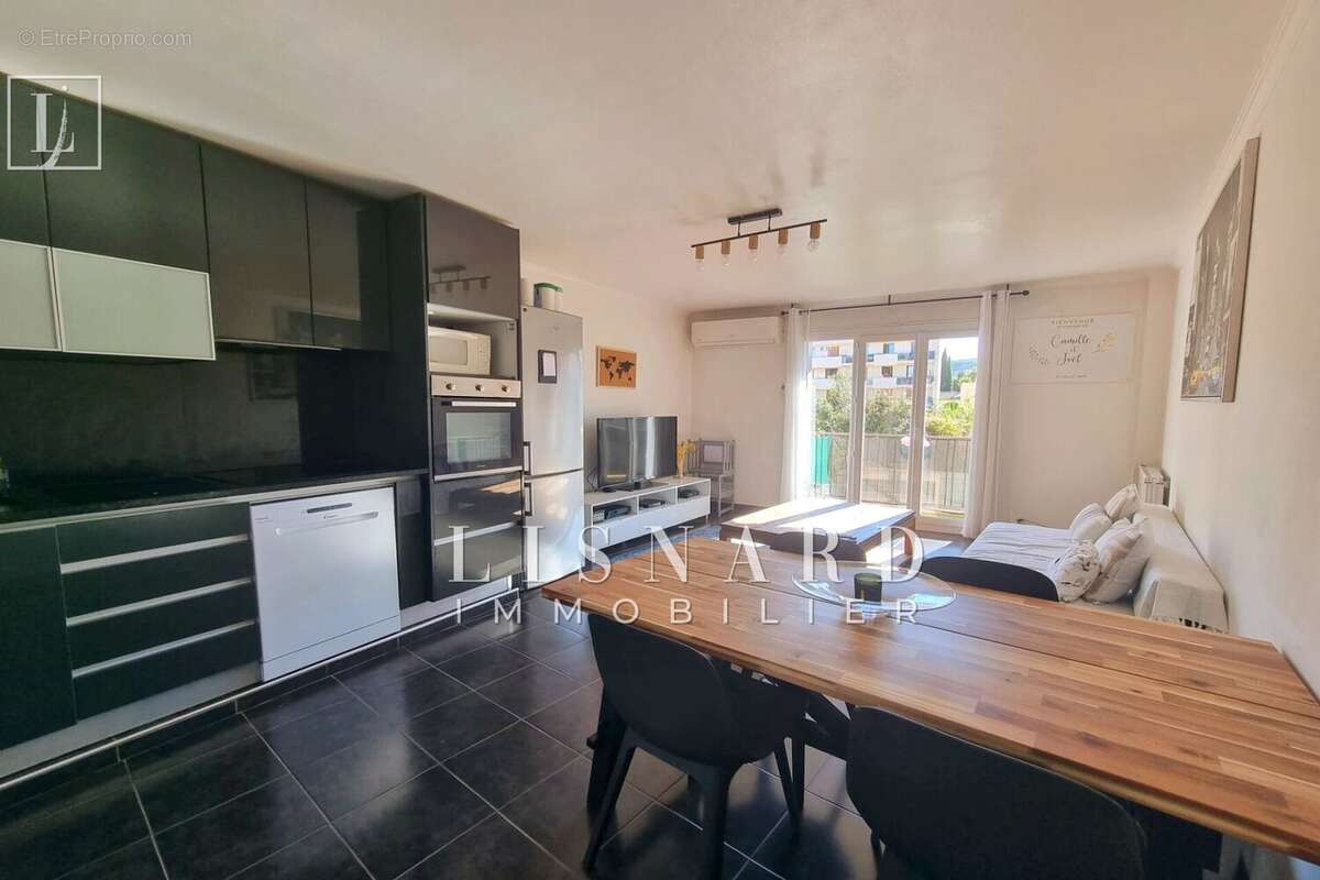 Appartement à VALLAURIS