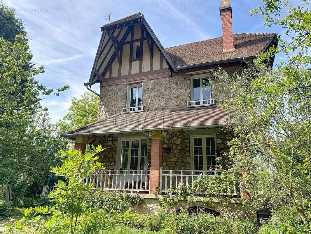 Maison à LA CELLE-SAINT-CLOUD