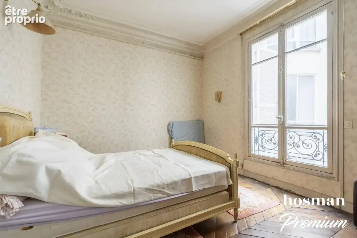 A rénover - 5 pièces de 120 m² - Rue Du Faubourg Poissonnière - photo 11