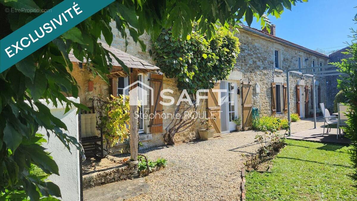 Photo 1 - Maison à BAZOGES-EN-PAREDS