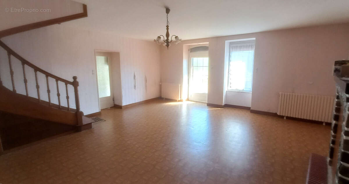 Maison à SAINT-AUBIN-DES-CHATEAUX