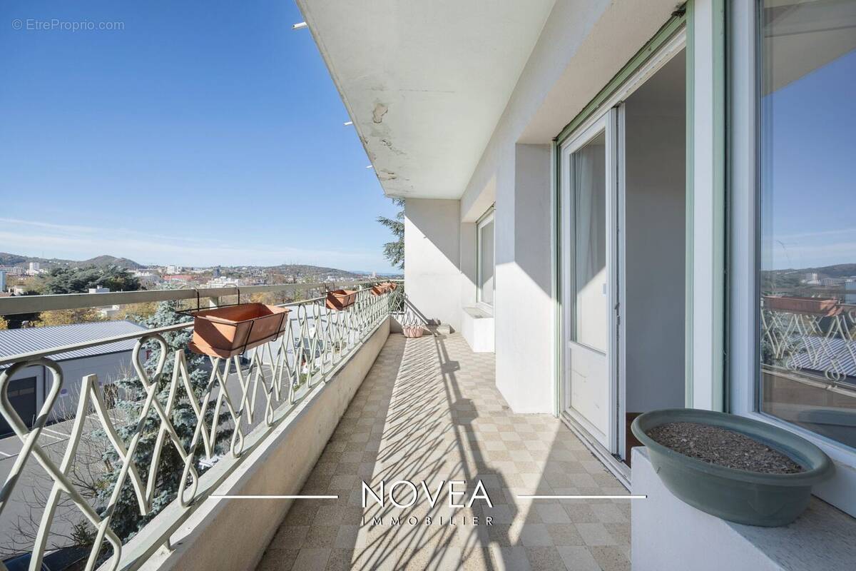 Appartement à SAINT-ETIENNE