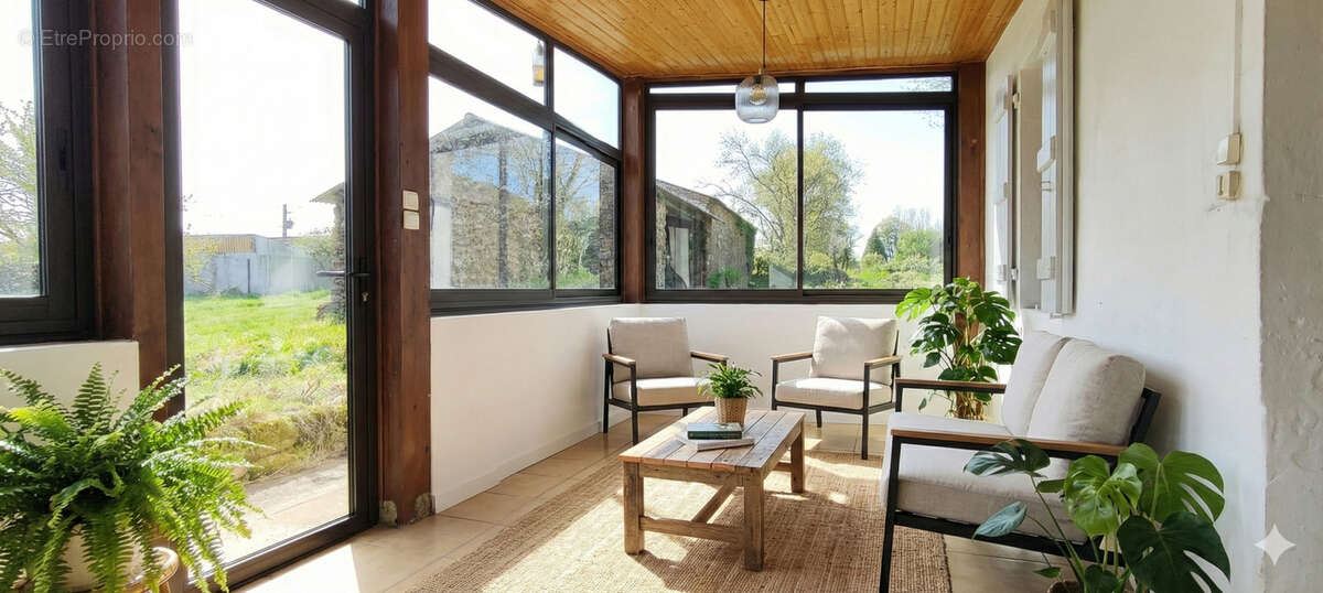 Maison à SAINT-HILAIRE-LE-VOUHIS