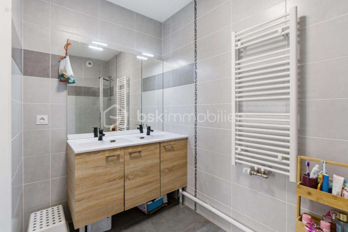 Appartement à SAINT-EGREVE
