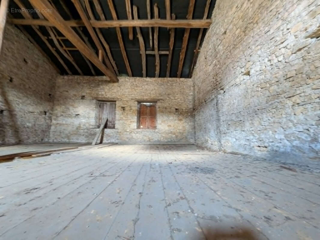 Maison à SAINT-MARTIN-DU-FRENE