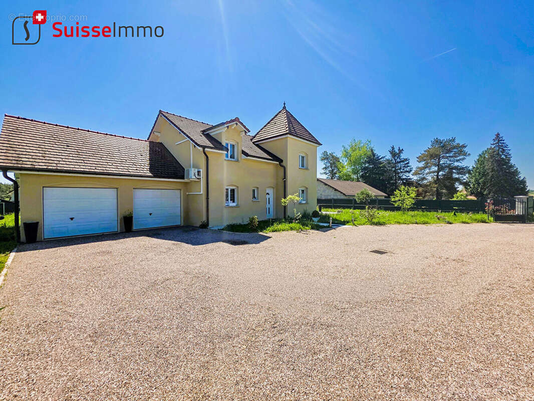 Maison à PASSAVANT-LA-ROCHERE
