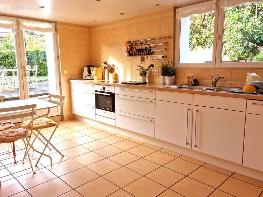 Maison à TASSIN-LA-DEMI-LUNE