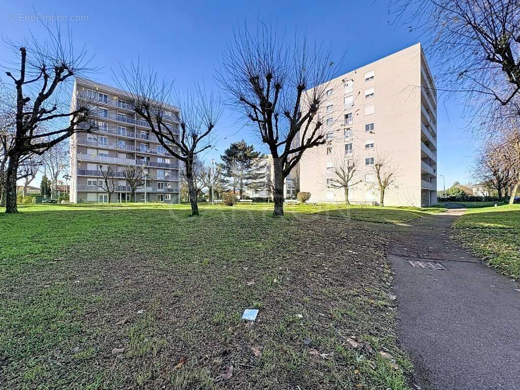 Appartement à RILLIEUX-LA-PAPE
