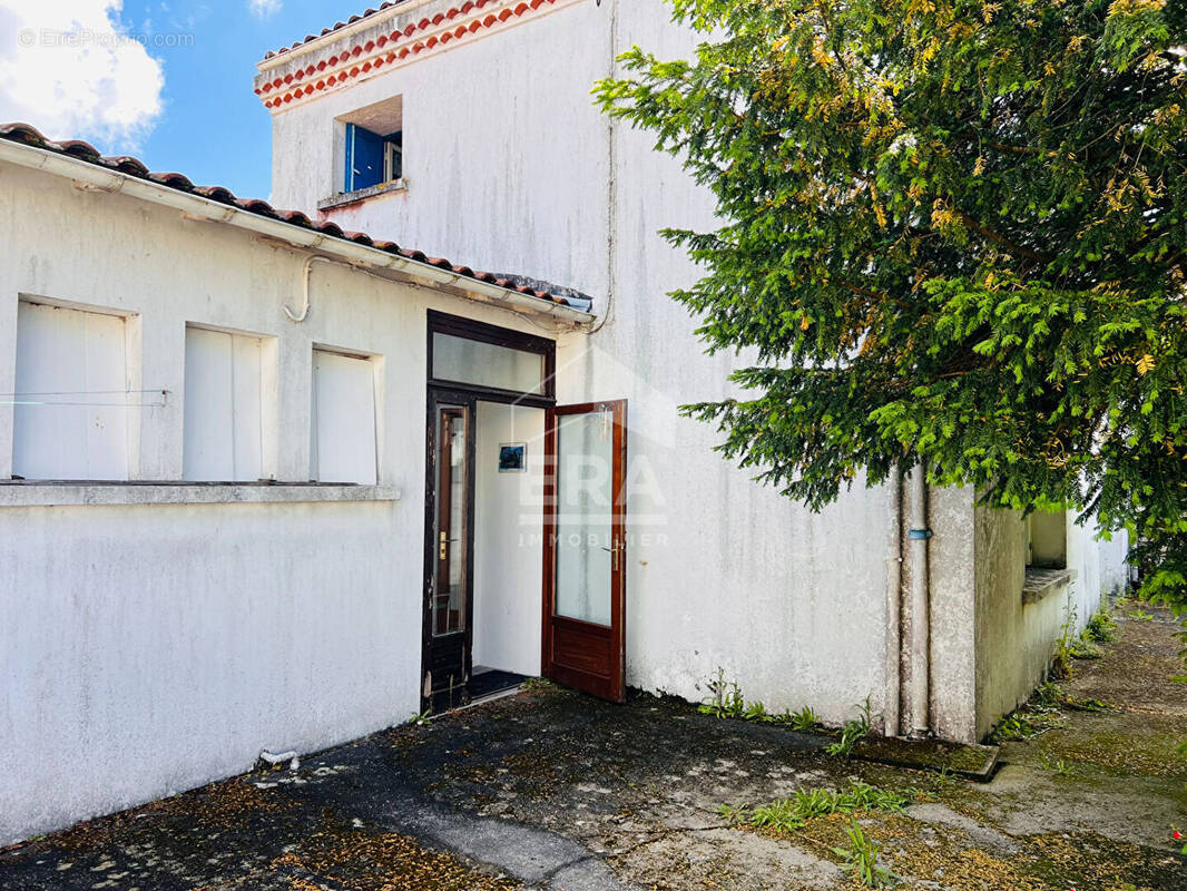 Maison à MORNAC-SUR-SEUDRE