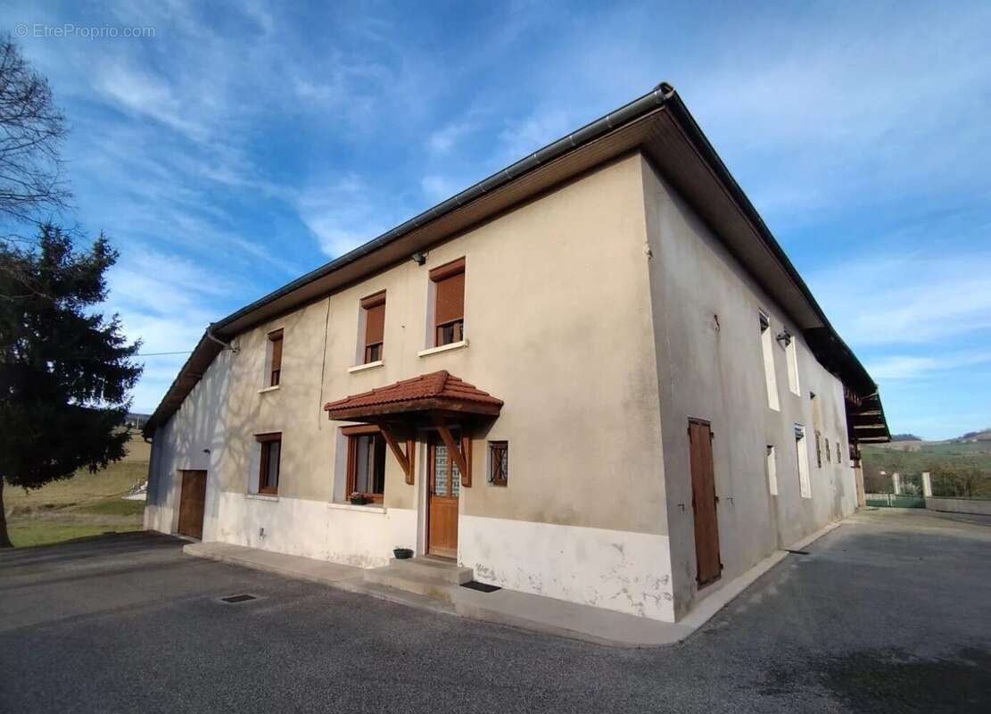 Maison à CHEVRIERES