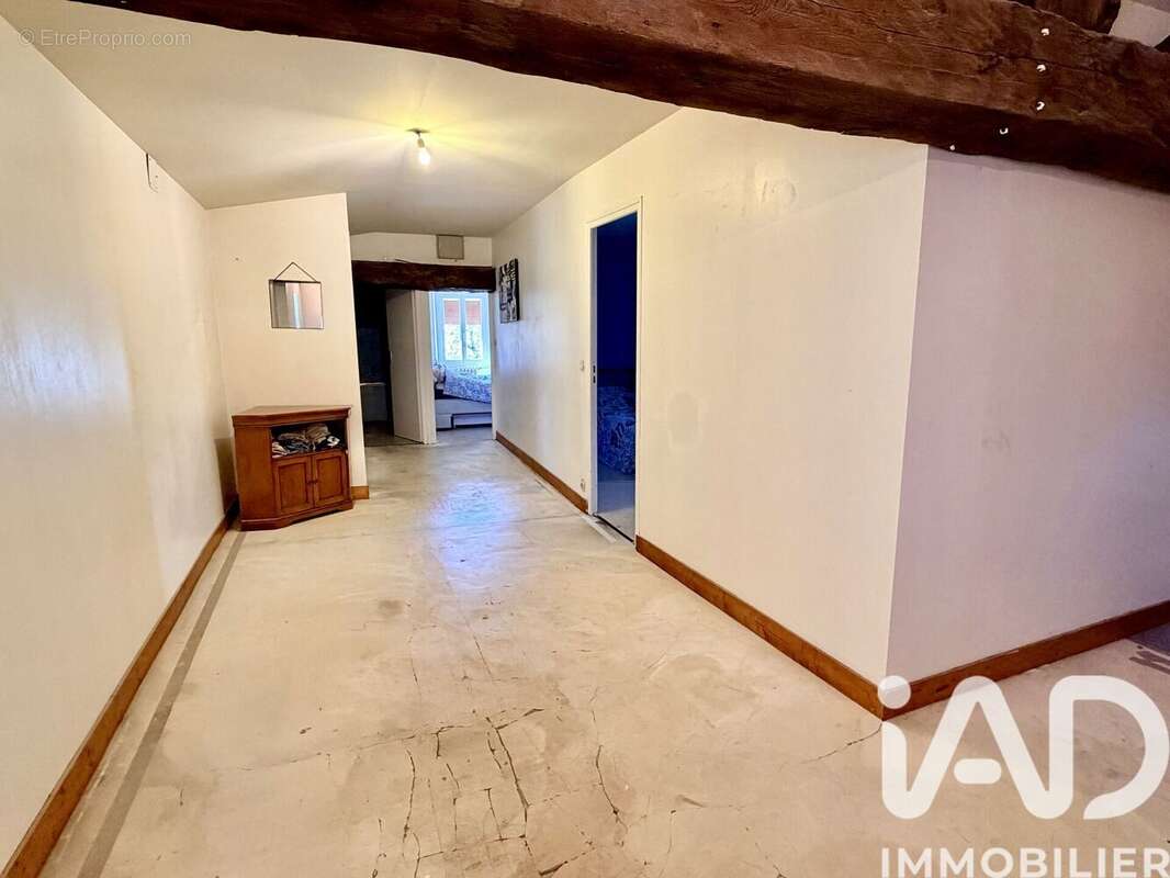 Maison 188 m² à Saint-Sornin  - photo 9