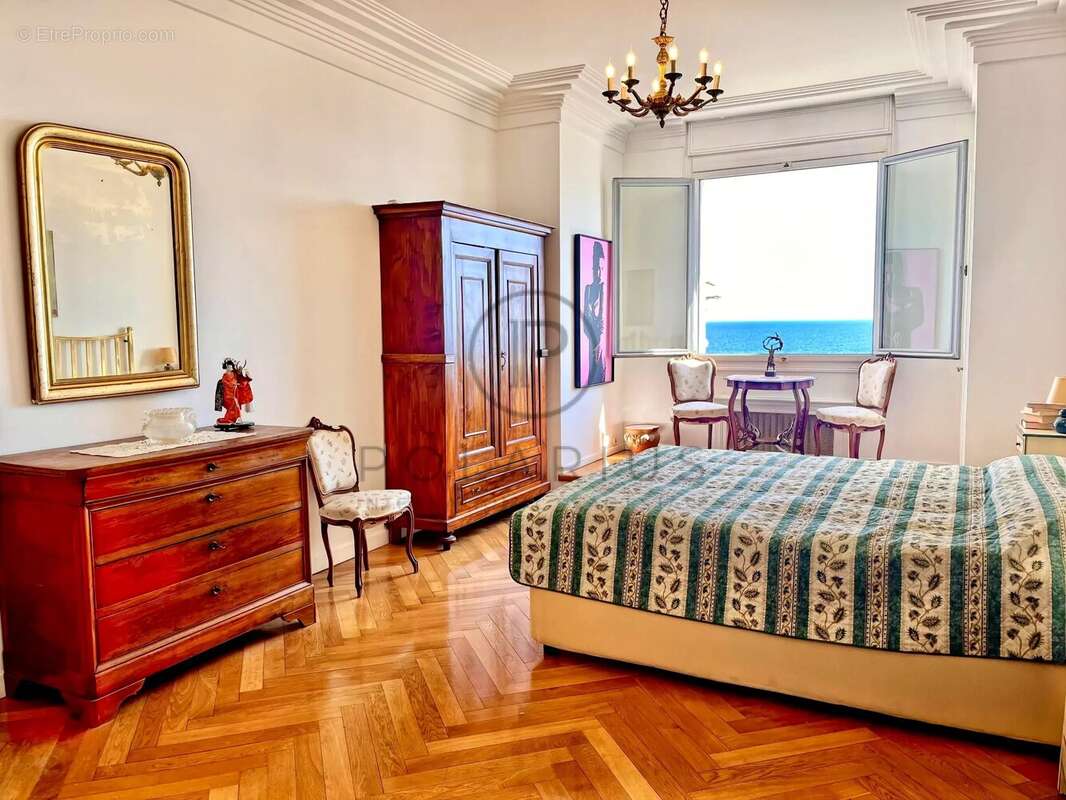 Appartement Promenade des Anglais à vendre  2 chambres  Vue panoramique sur la mer  Résidence Art Déco en front de mer, Nice - photo 9