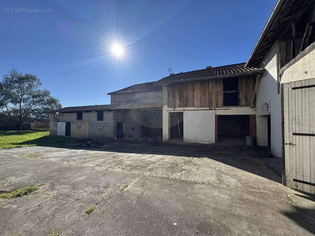 Maison à TRIE-SUR-BAISE