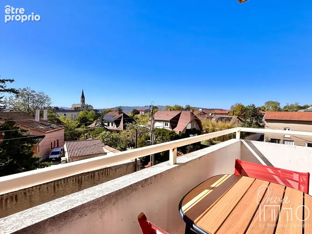 Rillieux Village - T3 65 m² lumineux avec balcon, cave et garage en option - photo 4