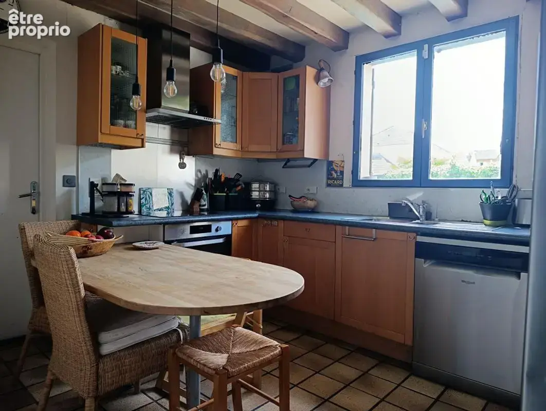 Maison familiale de 8 pièces avec sous sol total ET piscine  chauffée - photo 12