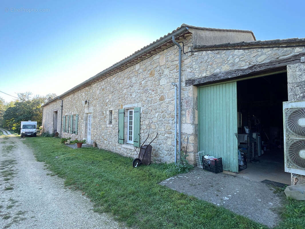 Maison à MONTPEYROUX