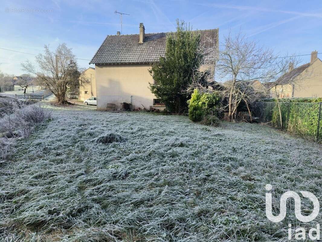 Maison 85 m² à Les Sieges  - photo 7