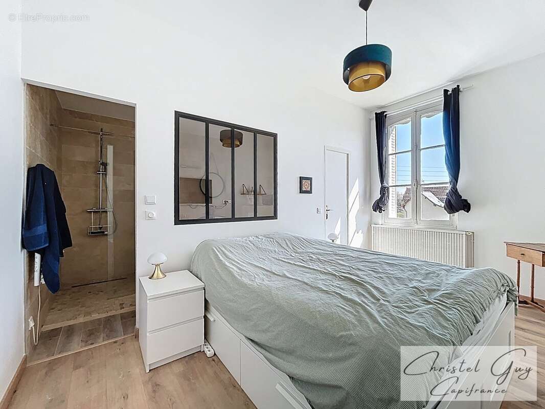 Vaas (72500) - Propriété de Charme 1910 de 175 m² + Maison d'amis, 7 Pièces, Terrain de 1260 m², Idéale Résidence Principale ou  - photo 10