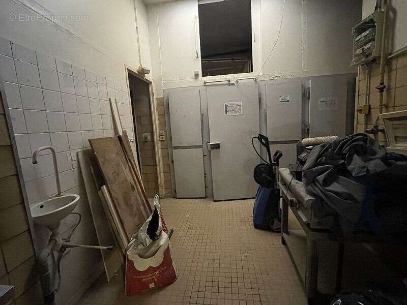 Commerce à CANET-EN-ROUSSILLON