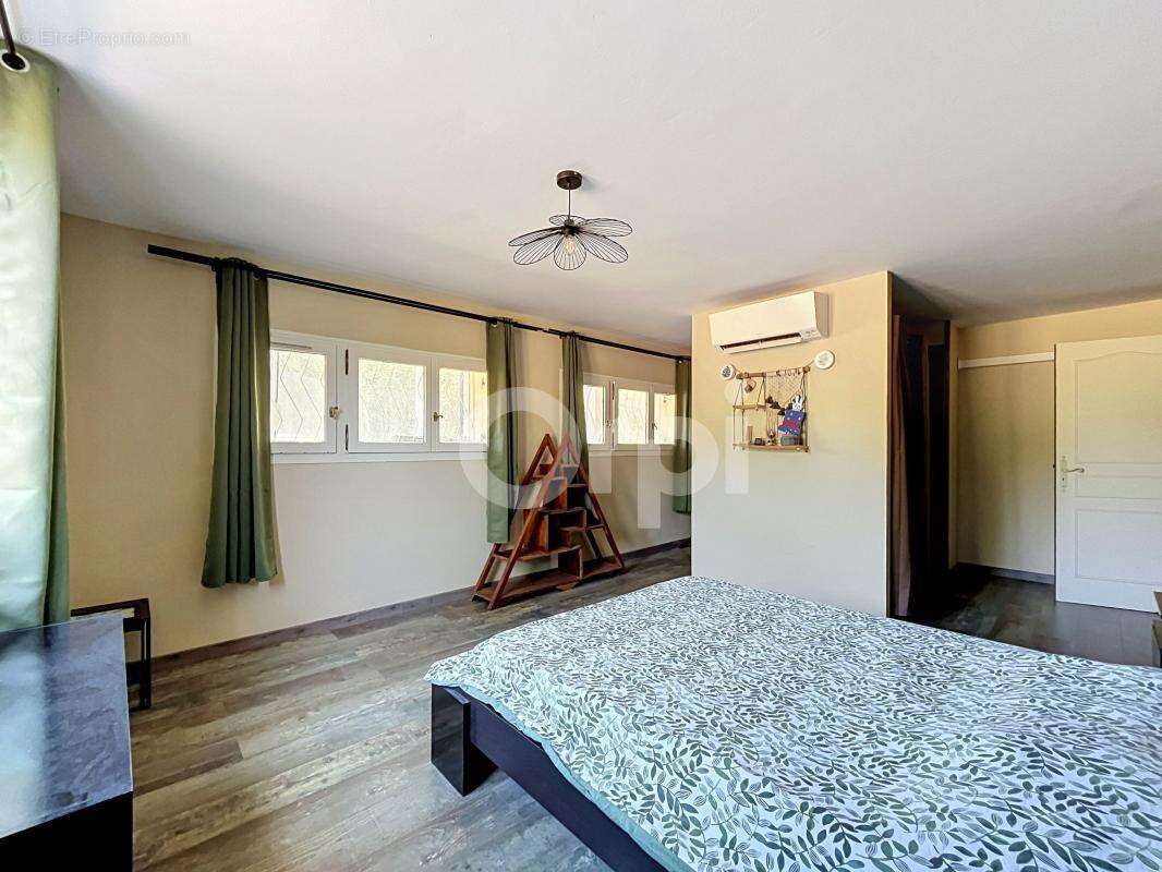 Magnifique maison familiale 230 m² – Terrain 10 500 m² – Favars - photo 12