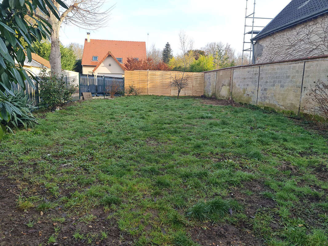 Proche MAINTENON  Maison de style bourgeoise de 83 m² avec jardin. - photo 2