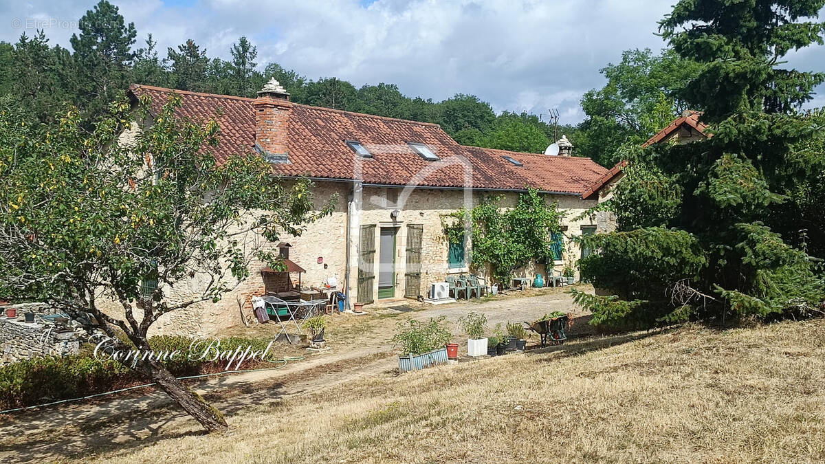 Maison à CUBJAC