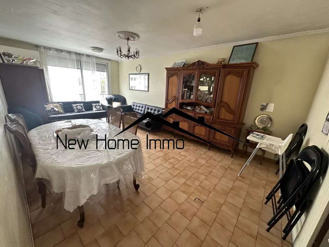 Appartement à MARSEILLE-1E