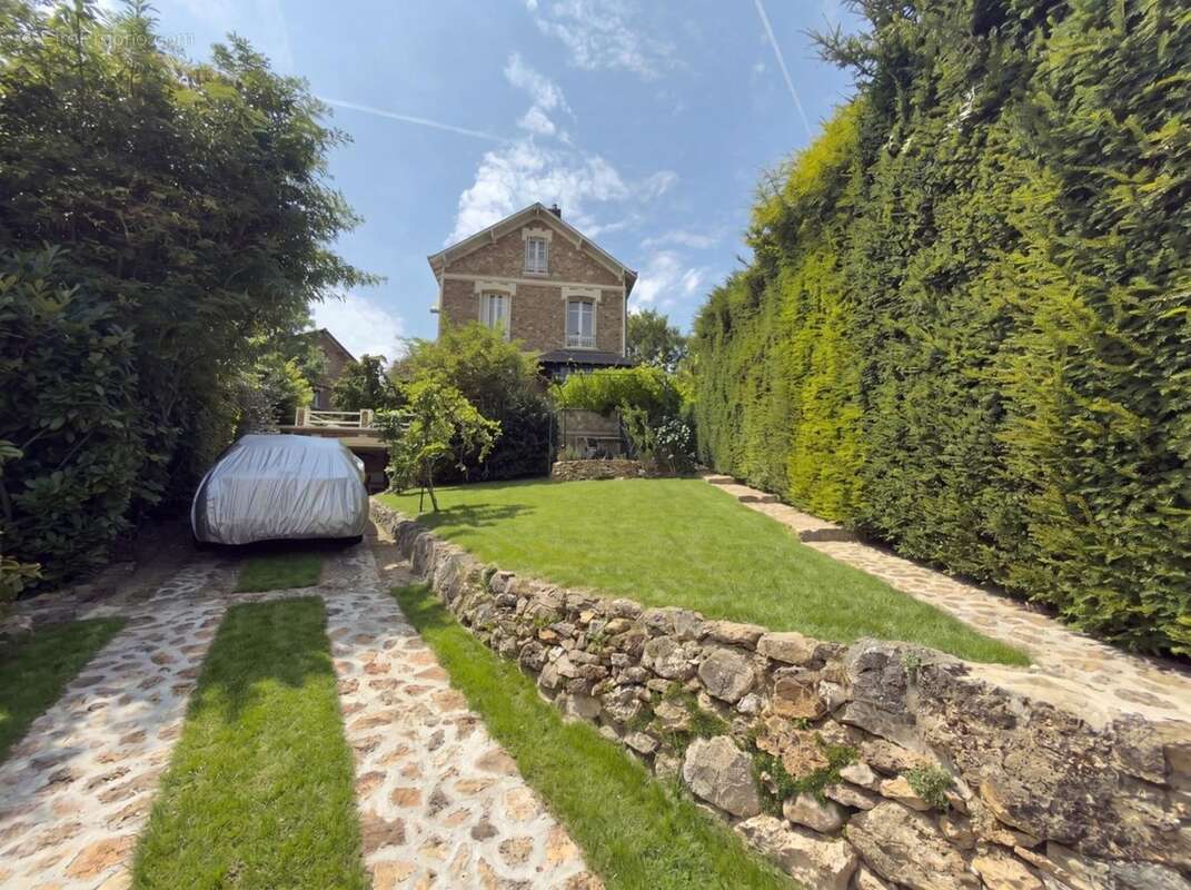 Belle maison meulière 8 pièces à vendre à JUVISY SUR ORGE (Essonne) à 20 km de Paris dans un quartier prisé ! - photo 21