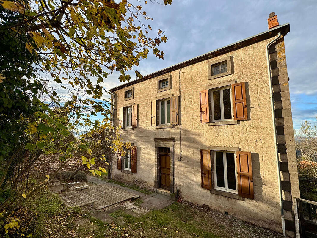 Maison à VEYRE-MONTON