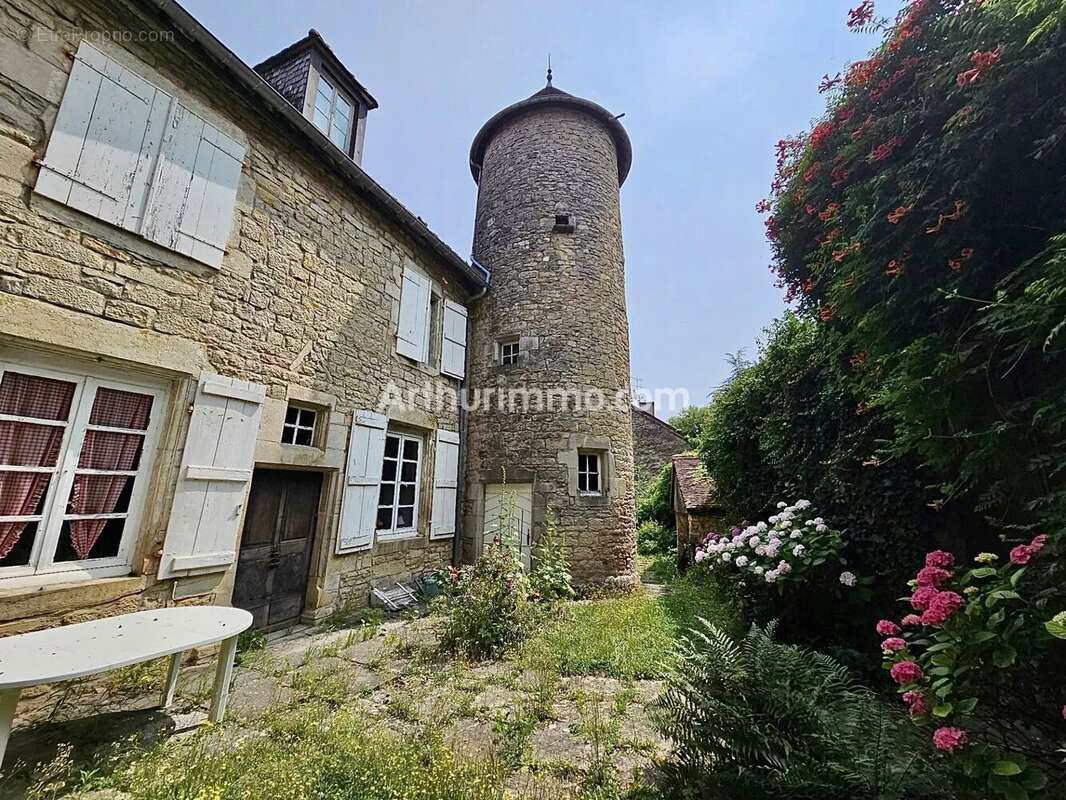 Appartement F7 / 8 - photo 2
