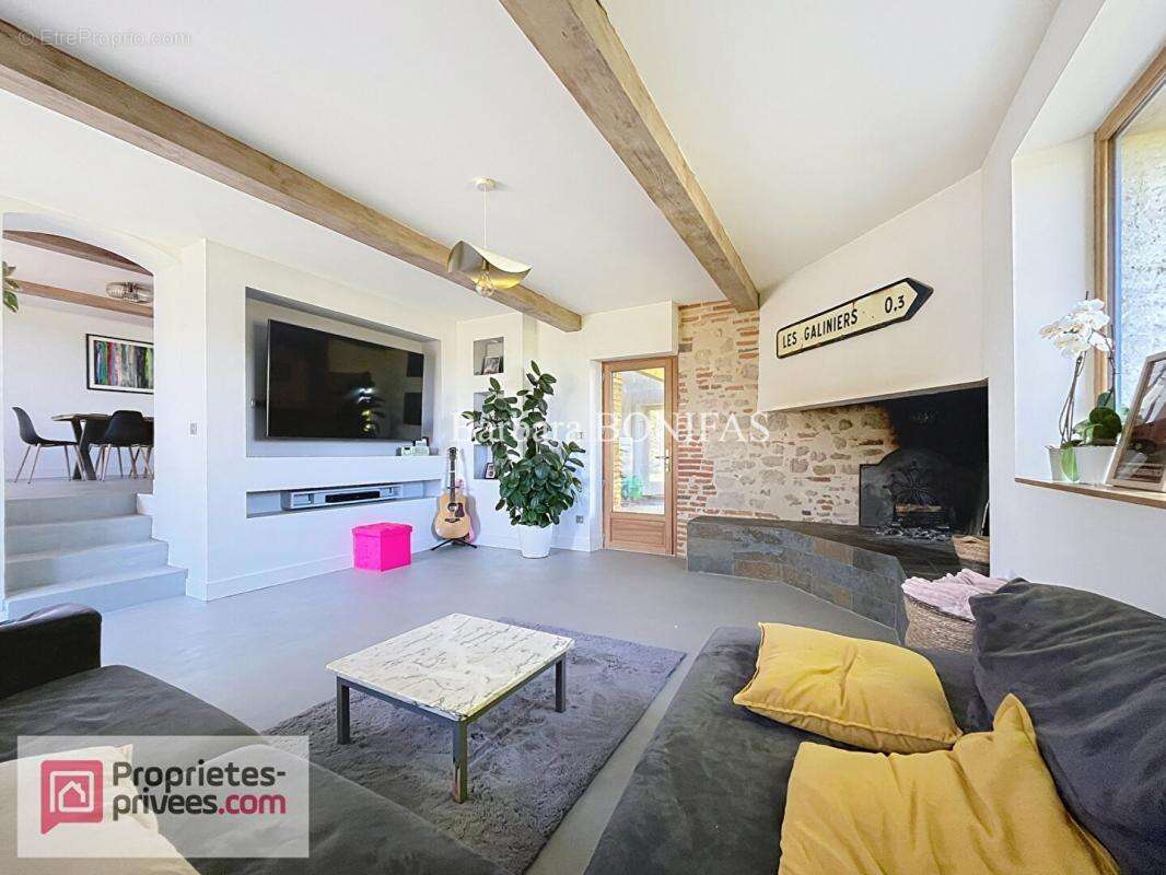 Maison à MONCLAR-DE-QUERCY