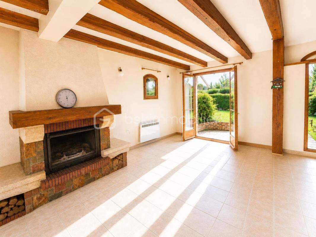 Maison à COUBRON