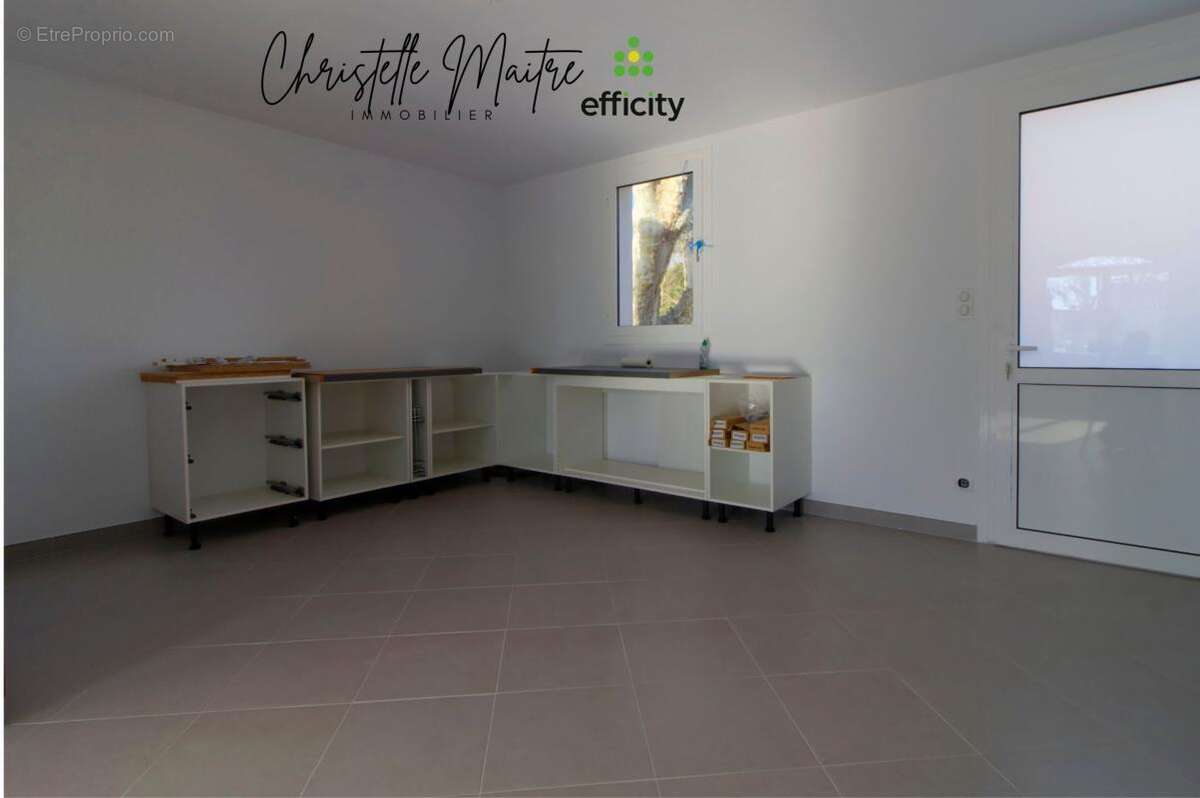 Maison 103 m² à Saint-Martin-De-Crau  - photo 4