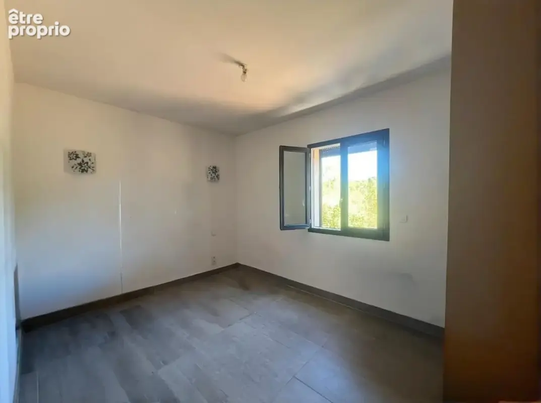 Villa récente avec piscine, Montfrin 133 m² habitables - photo 12