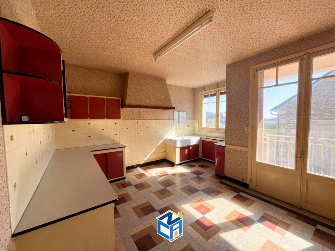 Maison à LA TOUR-SAINT-GELIN